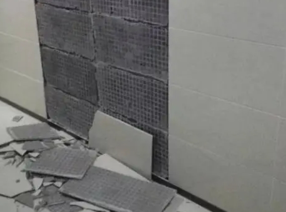 泉港瓷砖空鼓维修公司分享下泉港墙砖松动维修的知识